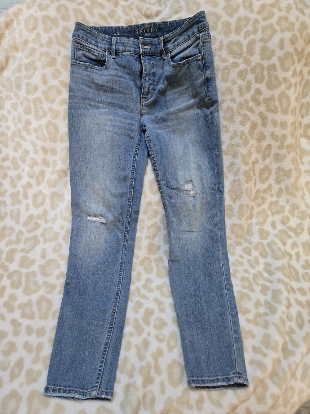 White House Black Market Women's Light Blue Distressed Skinny Jeans